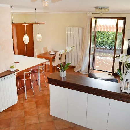 Holiday home Locazione Turistica Silvana